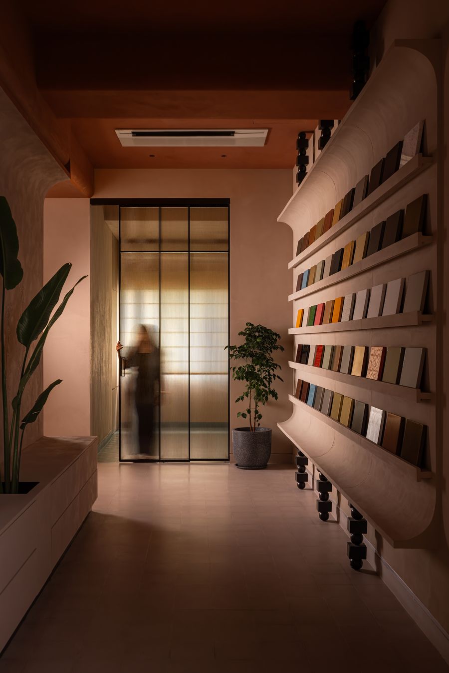 Compact consultation desk nook