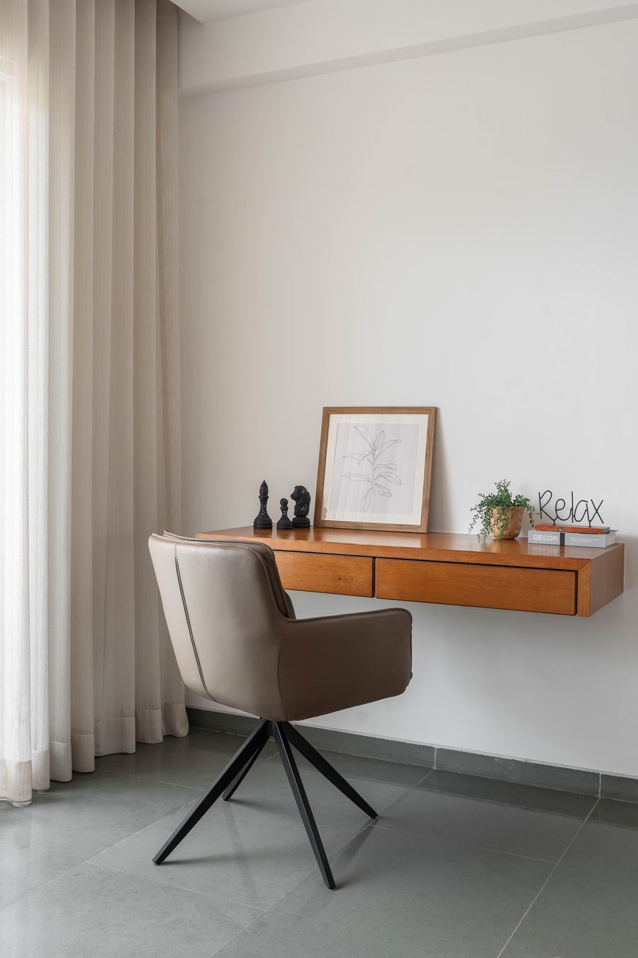 Home office desk nook