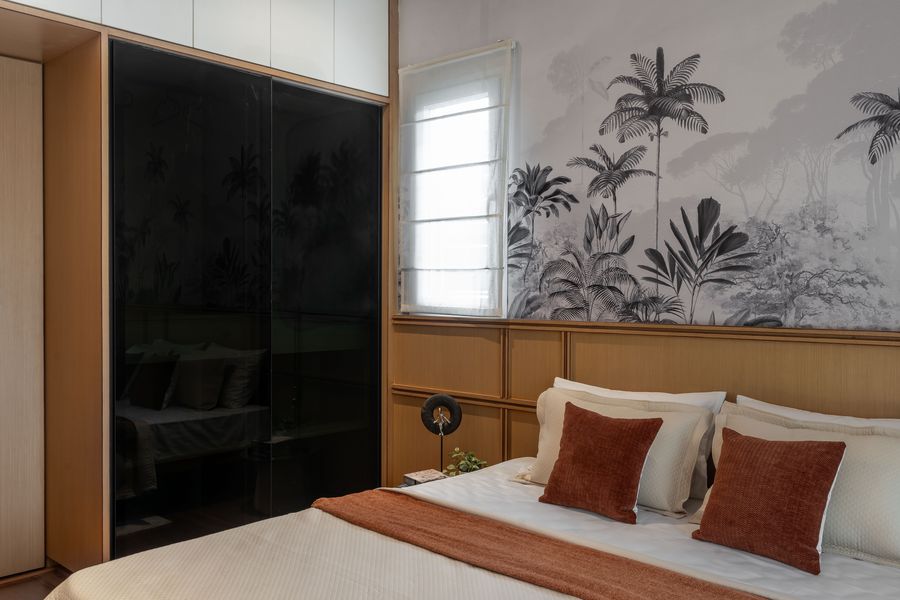 Bedroom wardrobe with glass shutter finish