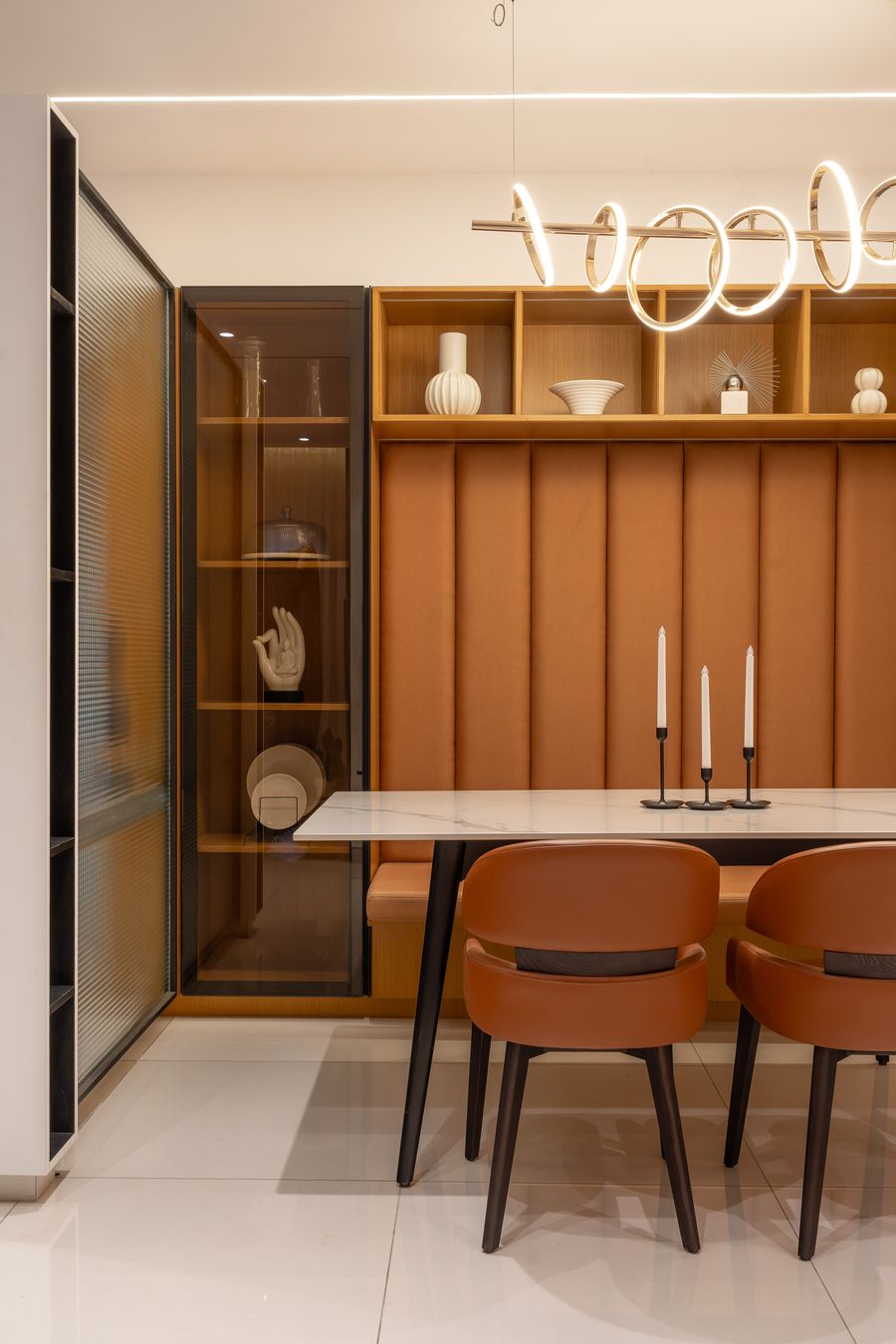 Dining nook with wood slat feature wall